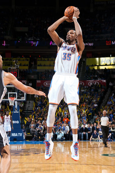 也加深了彼 也加深了彼